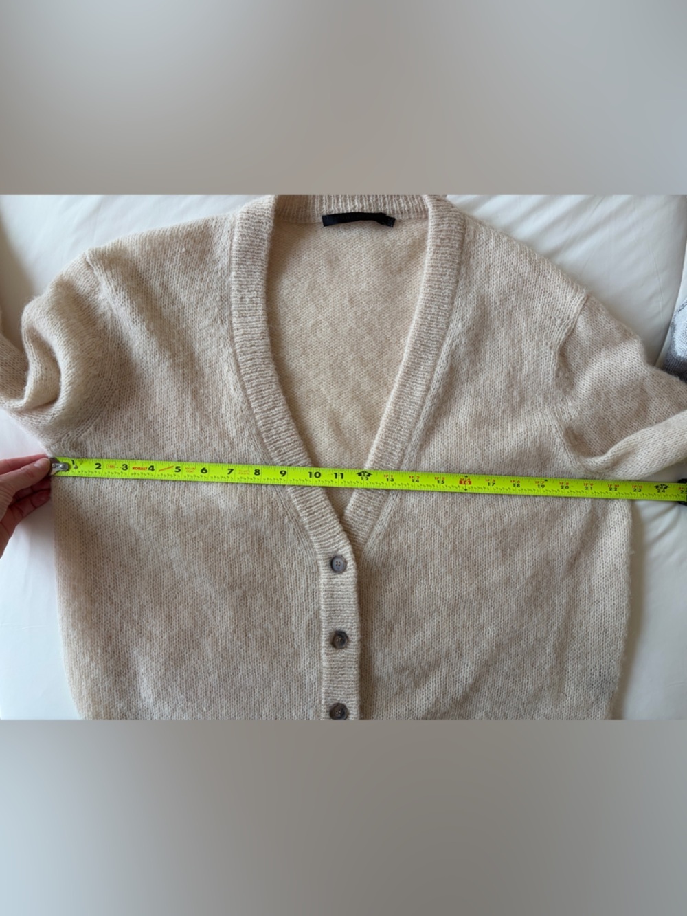 Jenni Kayne Boyfriend Cardigan Size Large Beige Alpaca Wool Knit V Neck Sweater - Picture 7 of 8